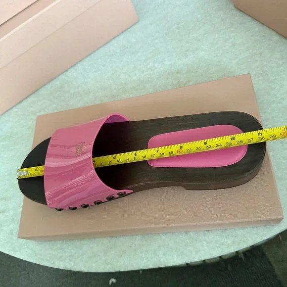 MIU MIU 5Z425E Fuschia Pink Patent Leather Wooden Clogs Sandals sz 41